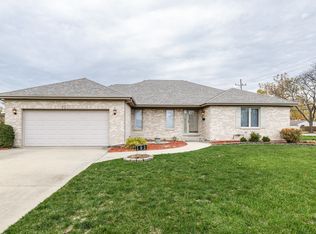 103 W Millers Rd, Mount Prospect, IL 60016