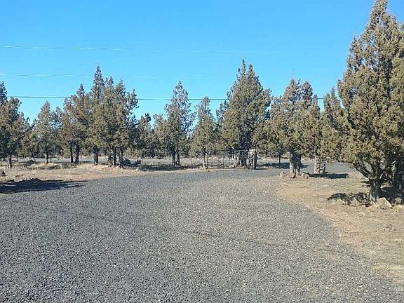 4th image of 4647 SE Umatilla Loop