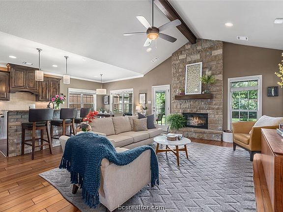 5th image of 4240 Rock Bend Dr