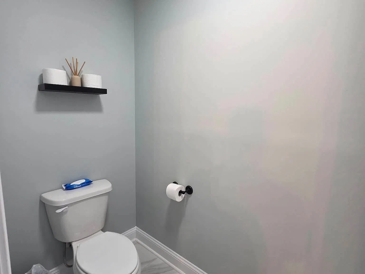 3 bed, 2.5 bath, 2200 sqft, $3,000 — Photo 2