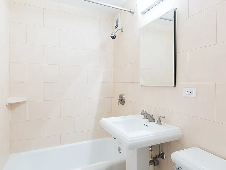 210 W 89th St #4F — Photo 4