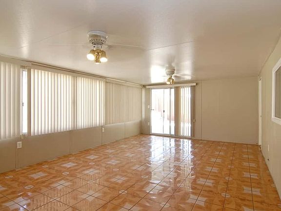 3rd image of 2534 W Rosemary Ln
