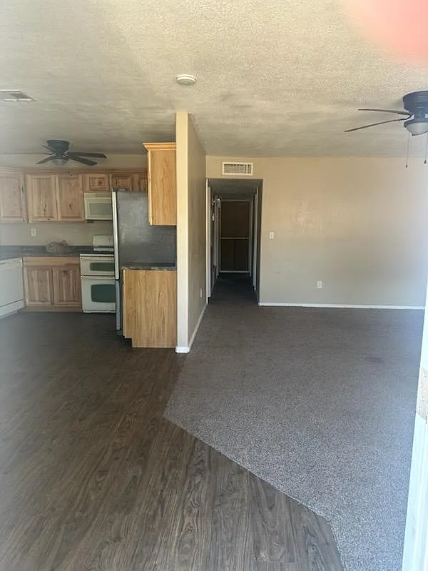 3 bed, 1144 sqft, $1,800 — Photo 1