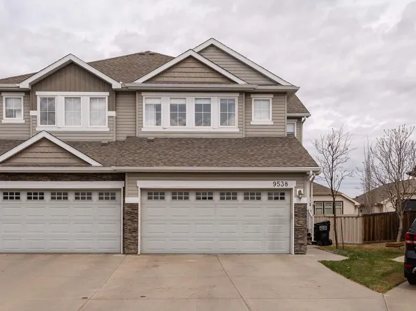 9538 Simpson Ct NW, Edmonton, AB T6R 0T8