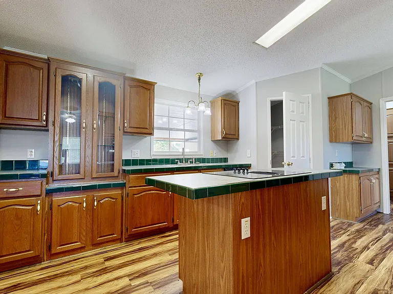 6498 Central Ave — Photo 2