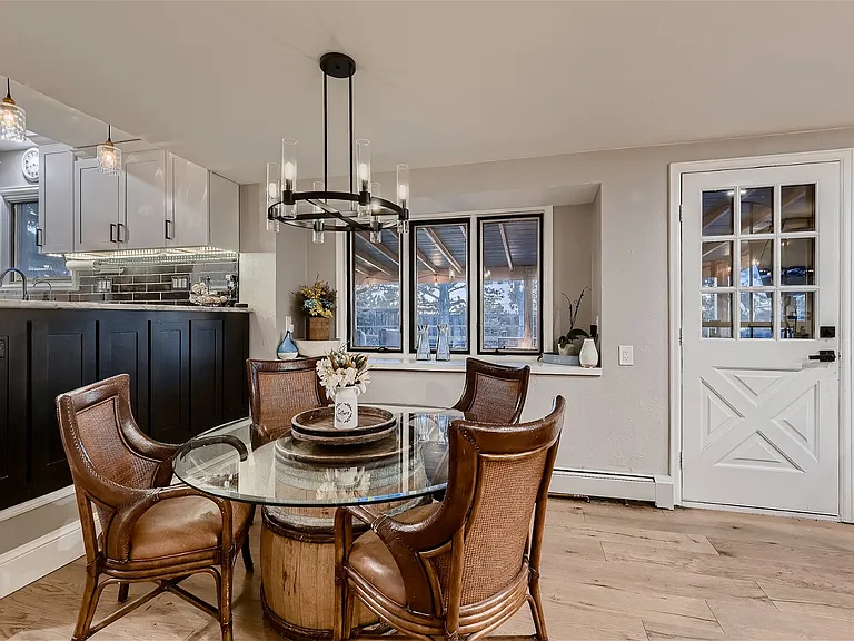 Breakfast nook