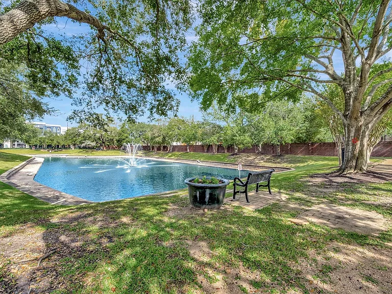 1639 Lakeside Enclave Dr — Photo 38