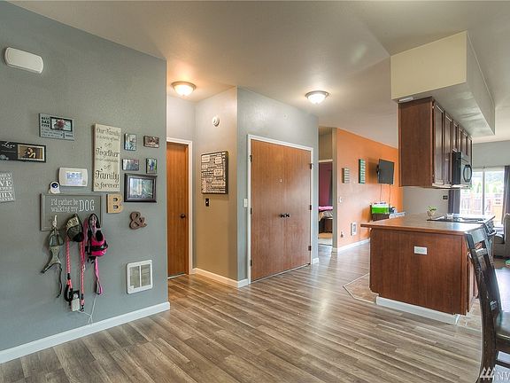 3rd image of 20414 7th Av Ct E