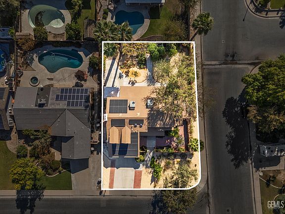 3rd image of 1912 Glenbrea Ct