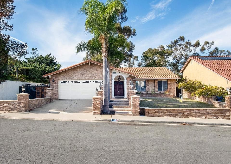 1st image of 819 Arroyo Pl