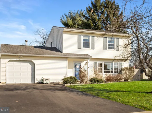 14 Lilac Dr, Ewing, NJ 08638