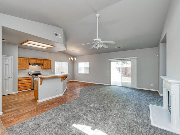 4th image of 221 N Burgan Ave