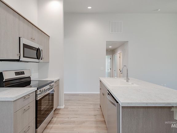 5th image of 119 Idalou Way