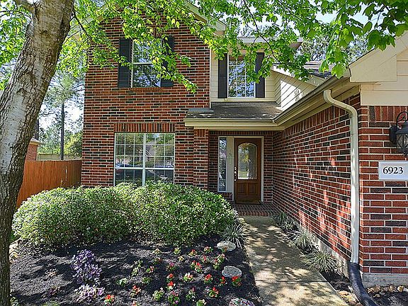 Lovely walkway up to front door