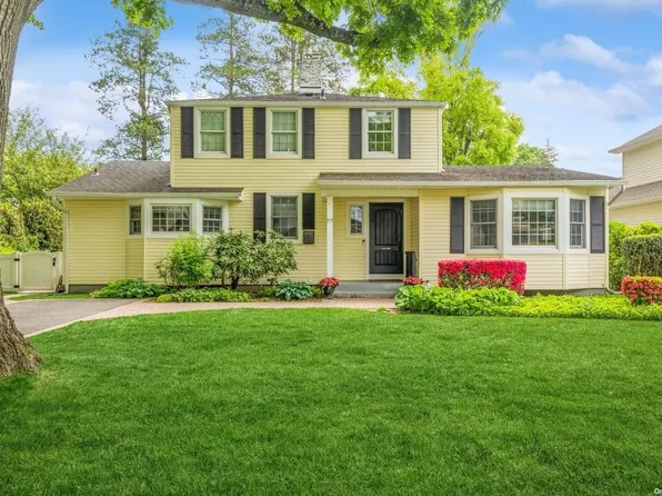 77 Amherst Road, Albertson, NY 11507