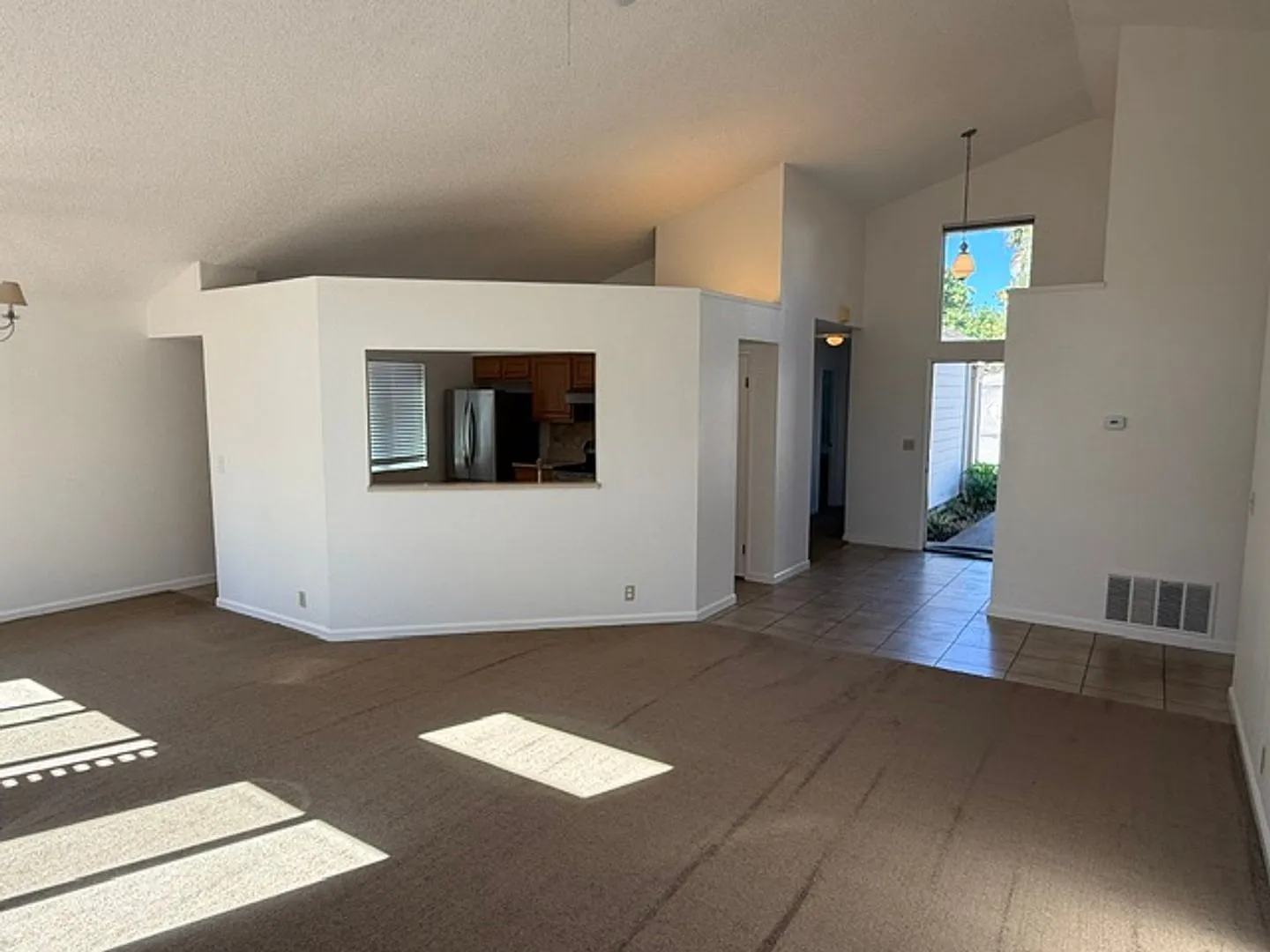 Beautiful 3-Bedroom Benicia Home — Photo 4