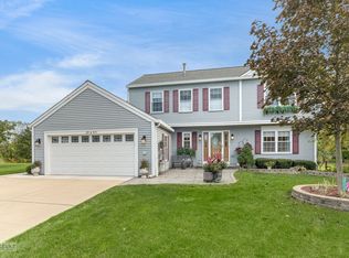 29W571 Ridge Dr, Warrenville, IL 60555