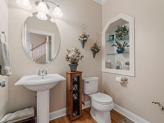 5th image of 14147 Meadow Ln