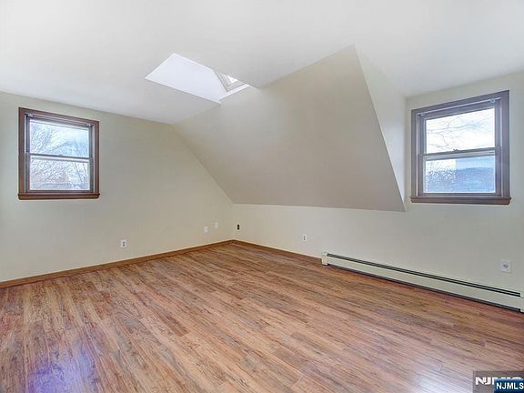 3rd image of 60 Greenwood Ave Floor 3