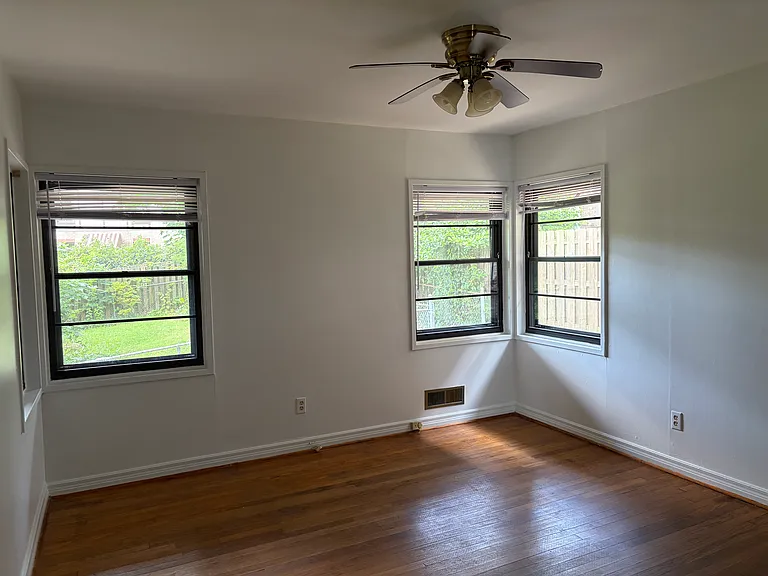 540 Durham Dr — Photo 13