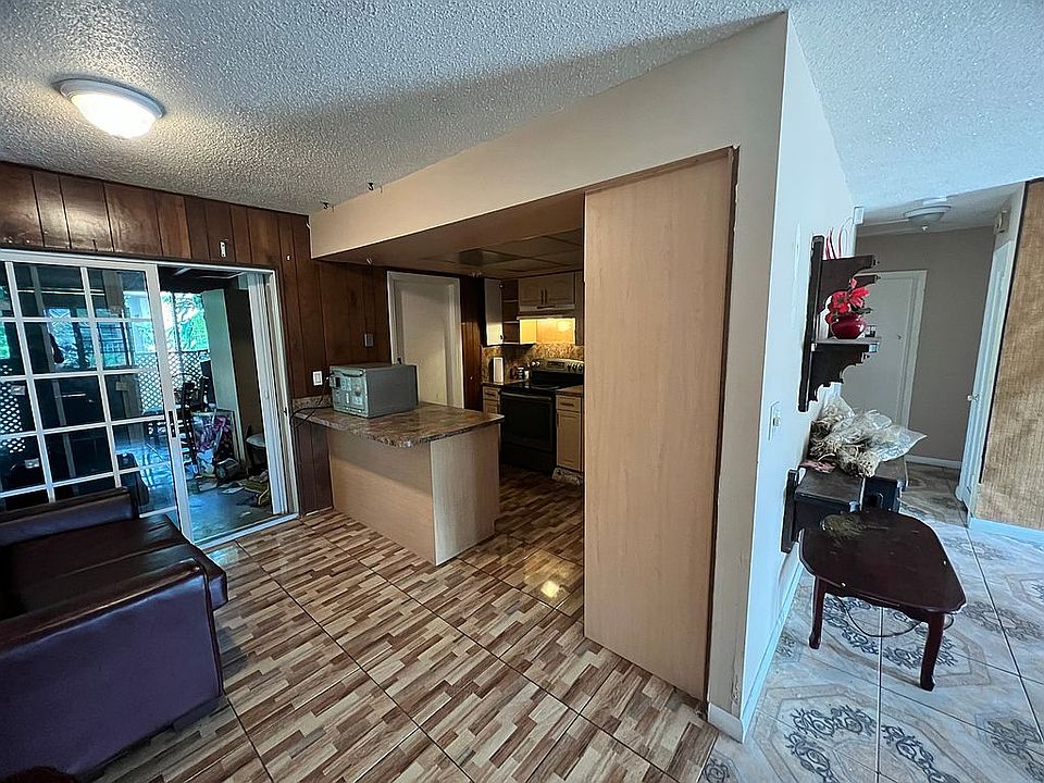 1st image of 1585 NE 142nd St