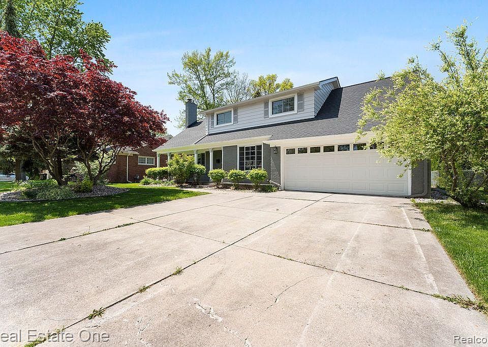 19969 Fairway Dr, Grosse Pointe Woods, MI 48236 Zillow