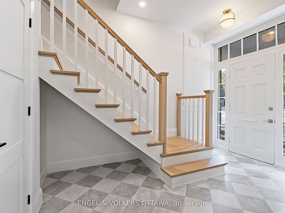3rd image of 35 Mackay St