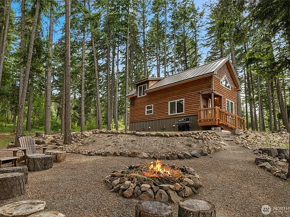 2nd image of 990 Fawn Road