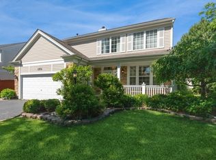 1574 Greenfield Ct, Gurnee, IL 60031