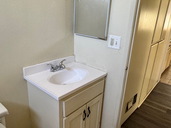 272 W 8th St APT 24