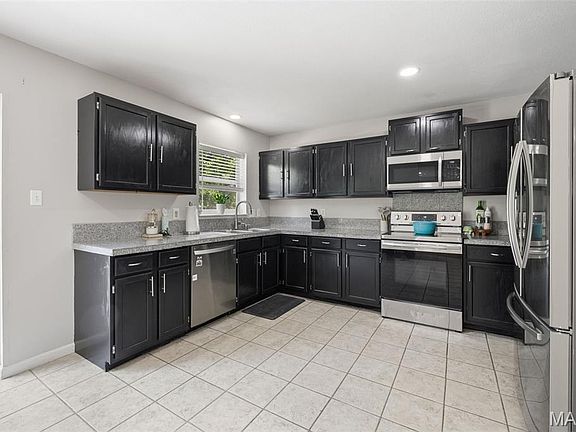 2nd image of 3803 N Barrington Ct