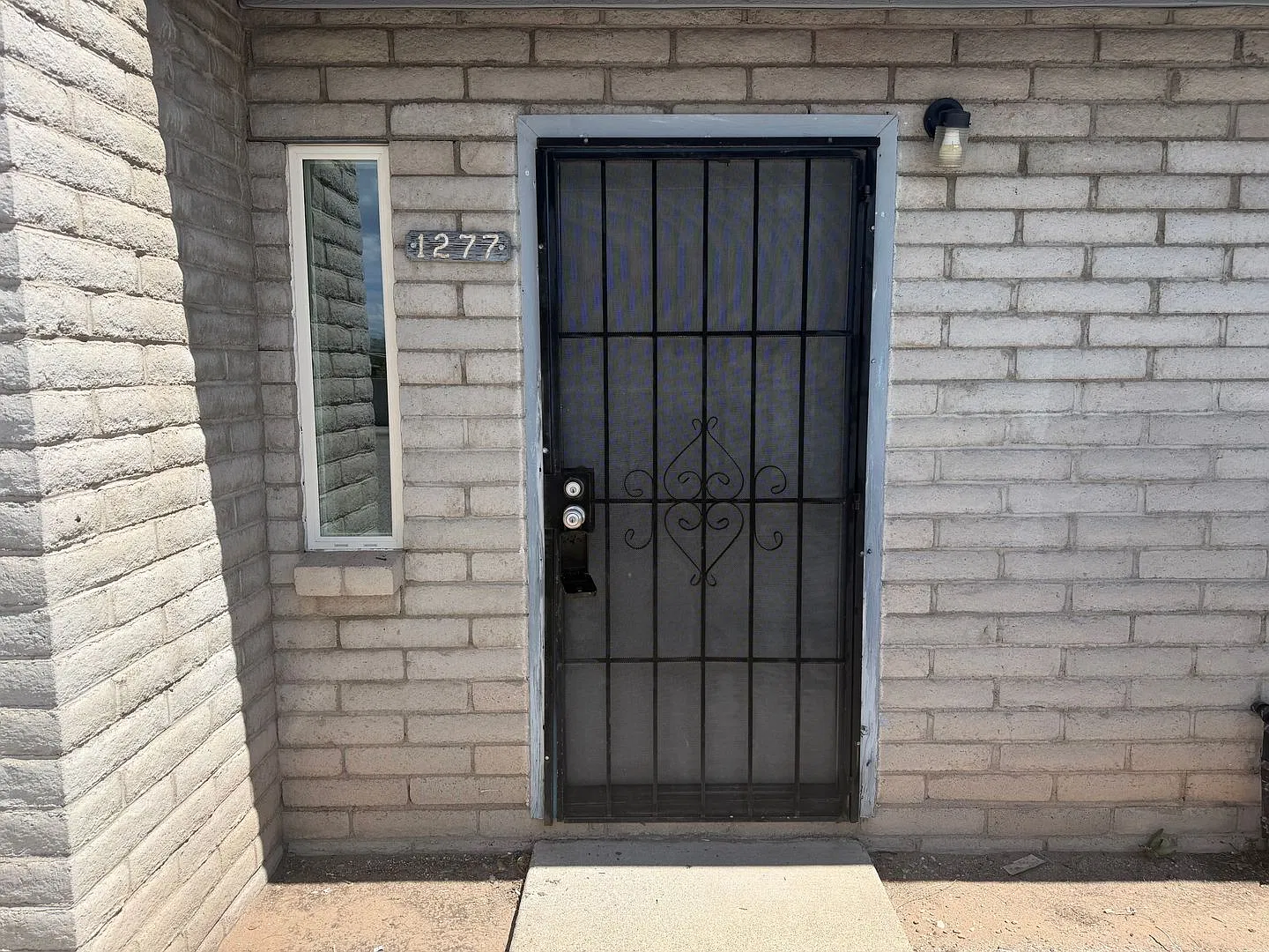 av1275W — Photo 1