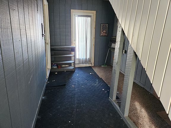 5th image of 673 Mapleton Road