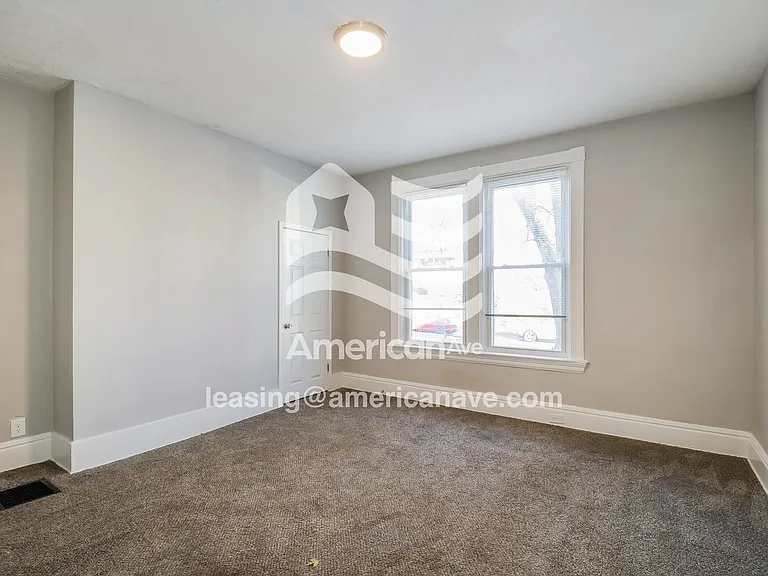 188577_008_wm_-_main_bedroom_13330388.jpg