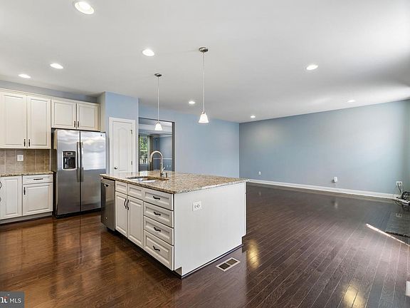 3rd image of 23246 Evergreen Ridge Dr