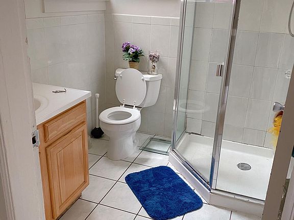 4th image of 347 10th St #1