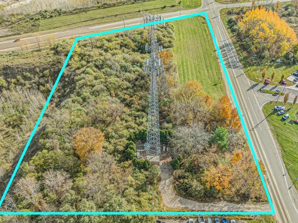 8815 E Holly Rd, Holly, MI 48442