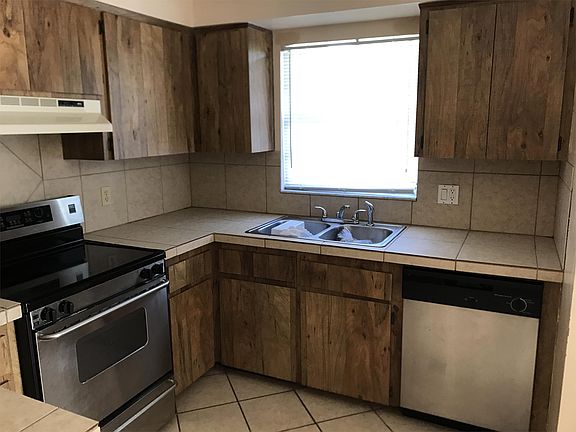 3rd image of 2103 E Grant Ave