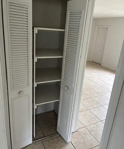 2730 Seneca Ave #2730 — Photo 10