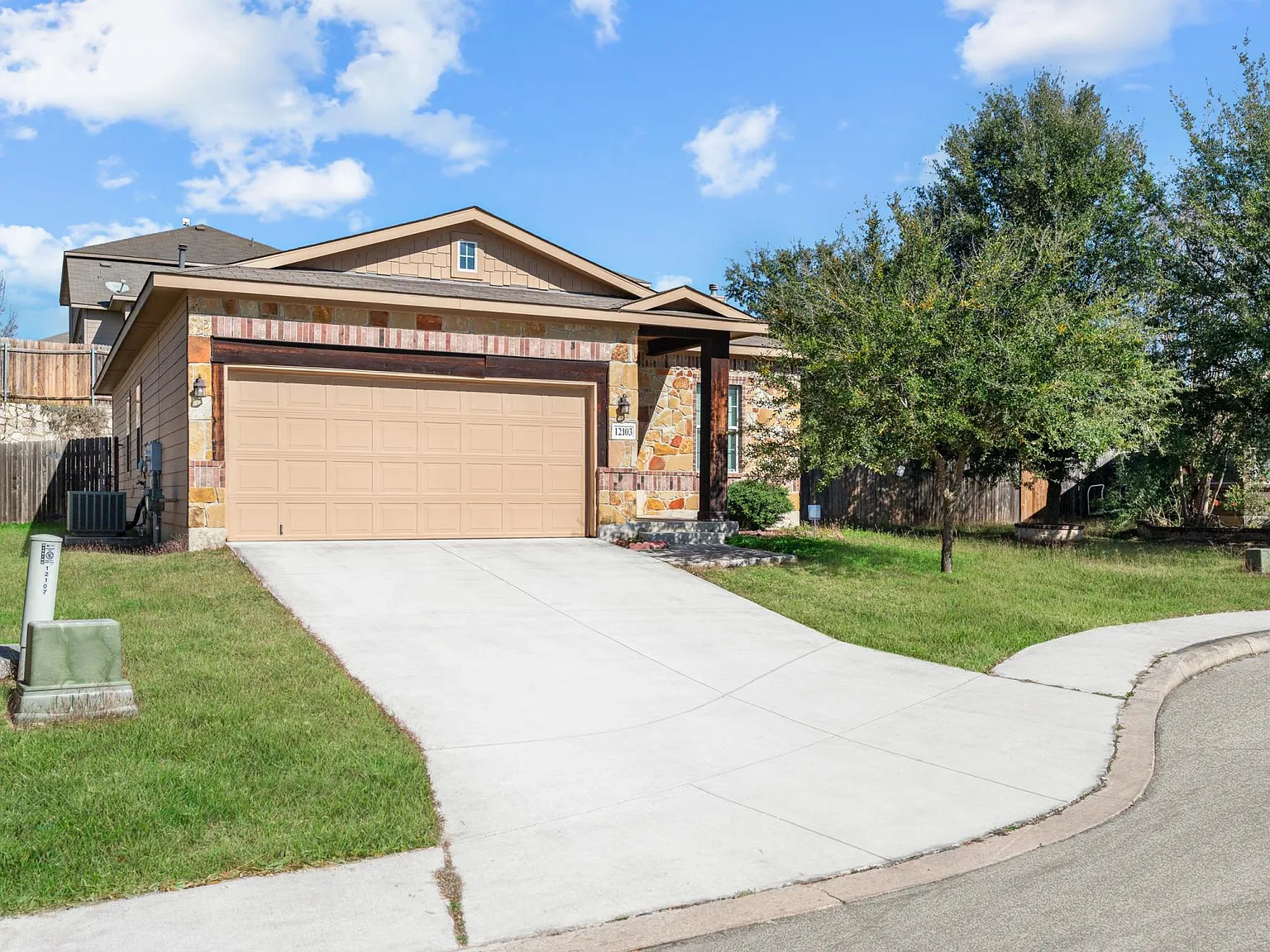3 bed, 1362 sqft, $1,595 — Photo 3