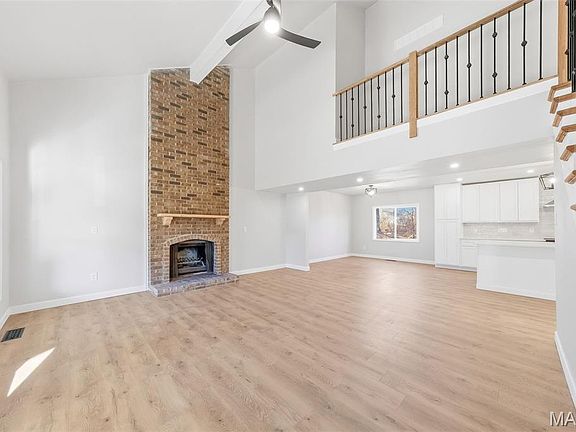 3rd image of 12768 Coachlight Square Dr