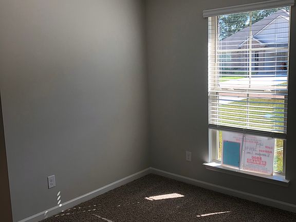3rd image of 28441 Evangeline Ln