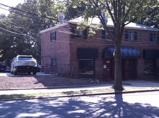 4056 Douglaston Pkwy, Douglaston, NY 11363