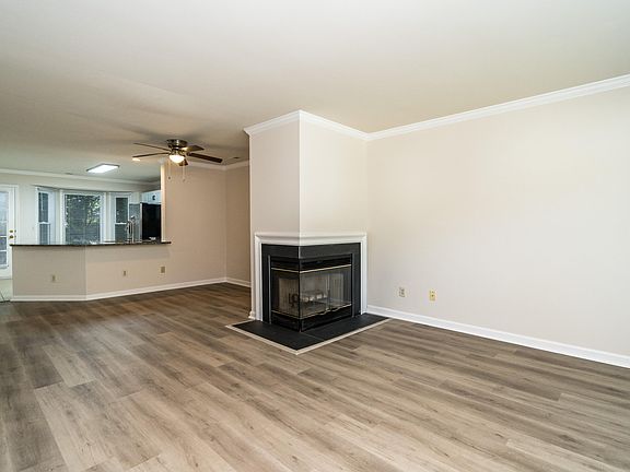 3rd image of 330 Silverberry Ct