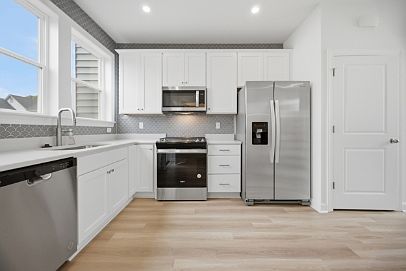 2nd image of 909 Baltic Ave