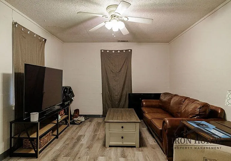 123 Hollie St — Photo 5
