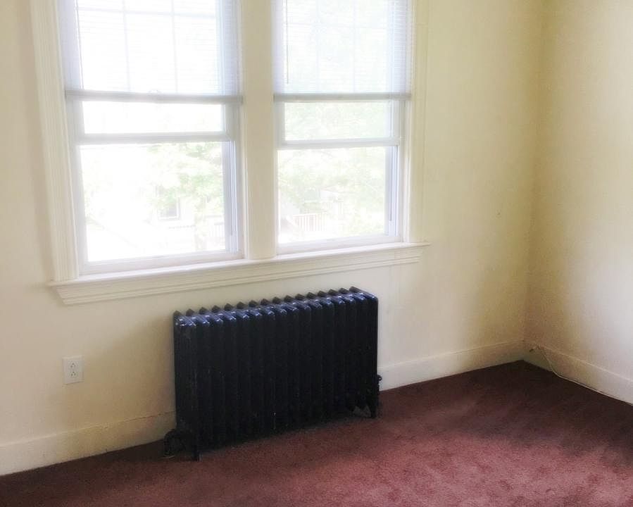 2nd image of 700 Hunter St APT 4