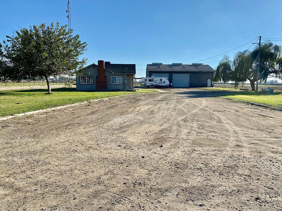 1st image of 20207 W 4th Ave