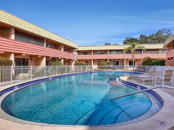 3rd image of 2507 Country Club Dr #116
