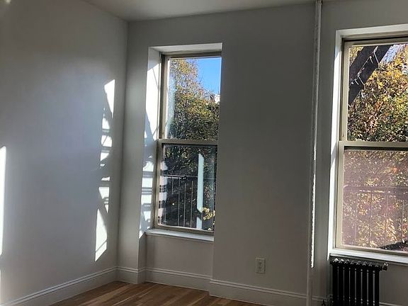 4th image of 124 Jefferson Ave APT 3r